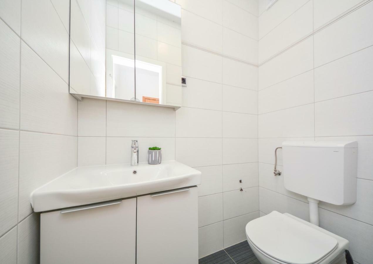 Apartments Lupe สปลิท ภายนอก รูปภาพ