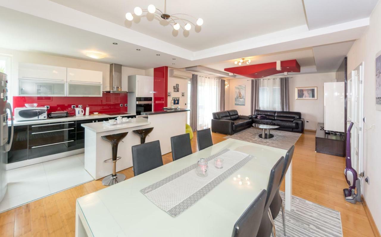 Apartments Lupe สปลิท ภายนอก รูปภาพ